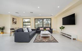 Westmeadow Breeze Skyline Stay 8 Min To Airport